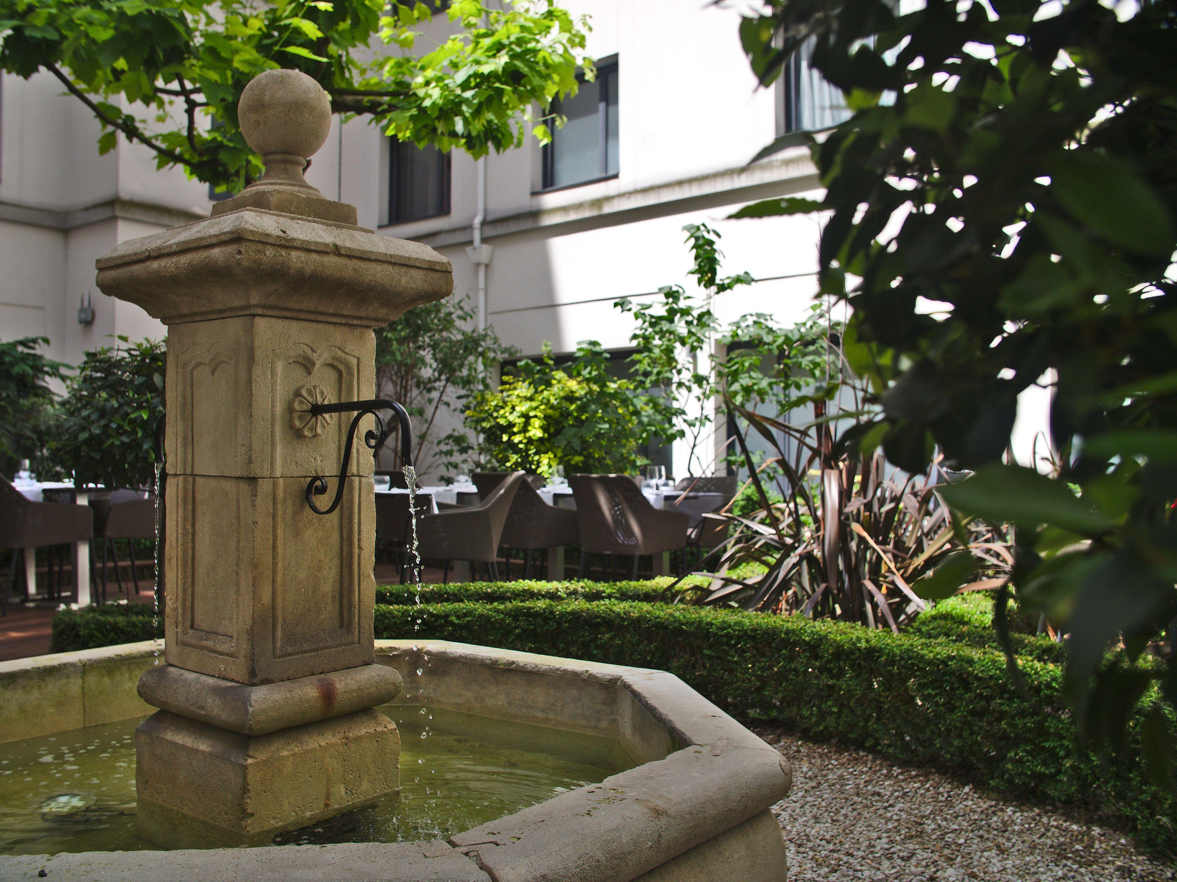 Hotel Mercure Gare Montparnasse Tgv 4*