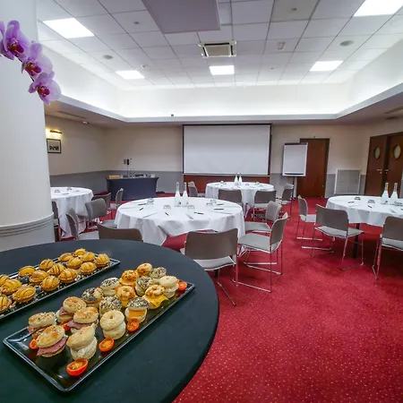 Hotel Mercure Gare Montparnasse Tgv