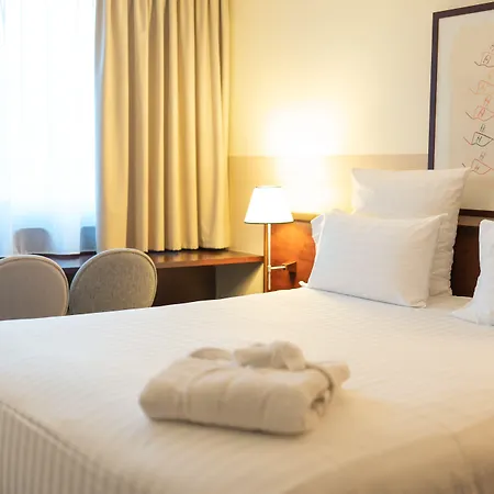 Hotel Mercure Gare Montparnasse Tgv Parigi