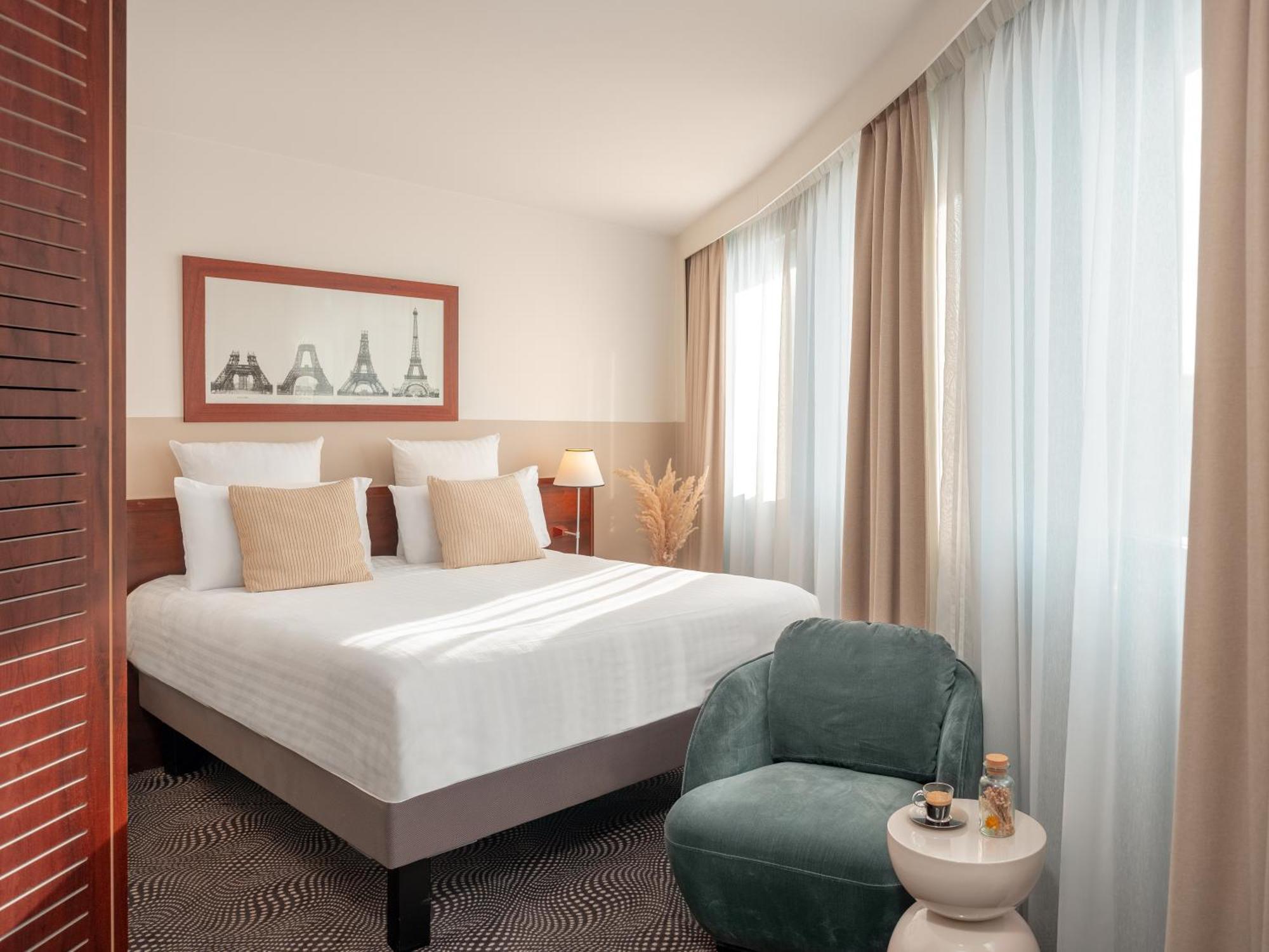 Gare Montparnasse Tgv Hotel 4*