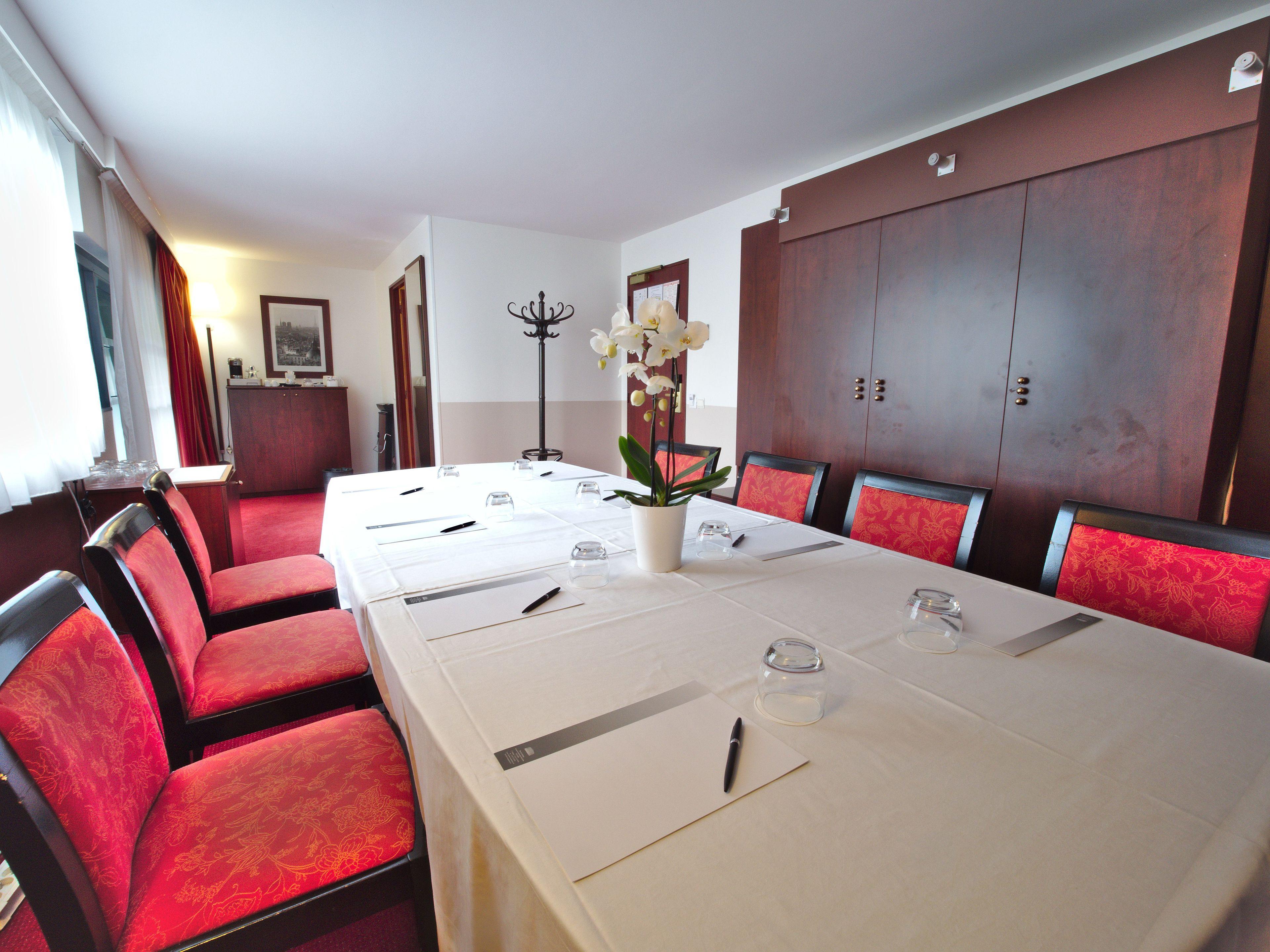 Mercure Gare Montparnasse Tgv 4*