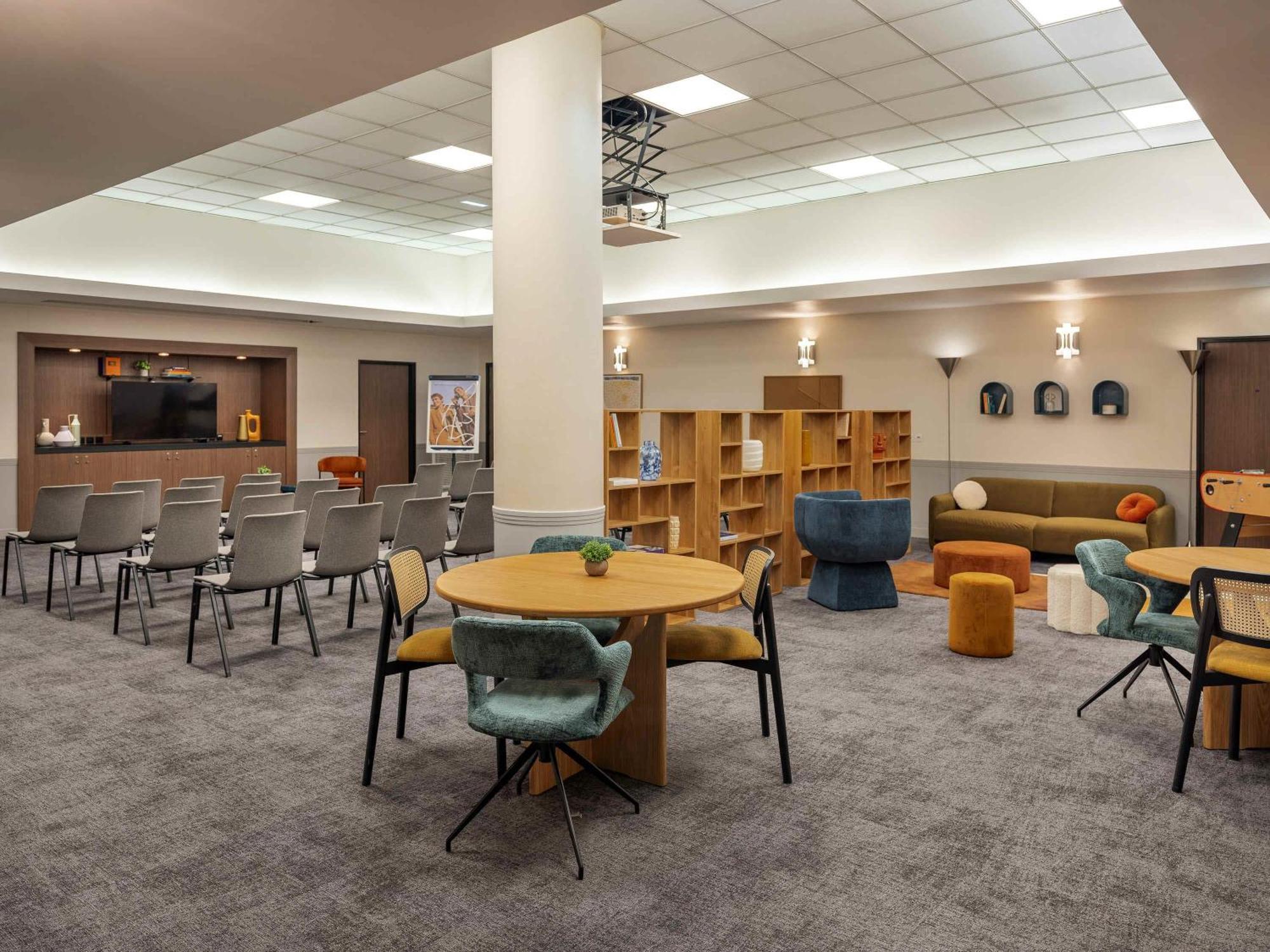 Hotel Mercure Gare Montparnasse Tgv 4*